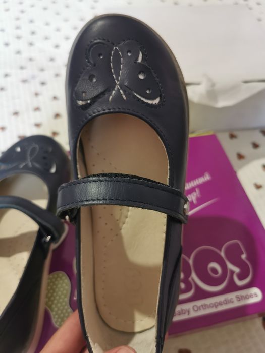 Продам детские туфли