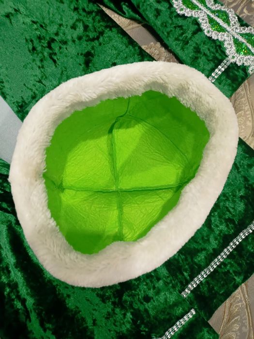 Продаём национальный костюм