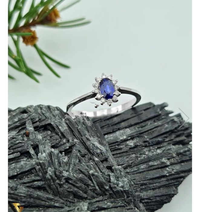 Inel aur 18k cu diamante naturale si safir