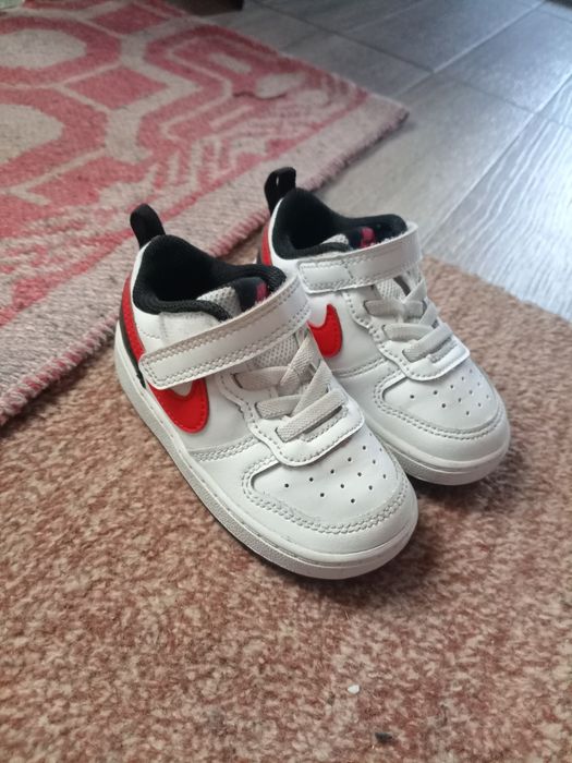 Adidasi Nike, marimea 22