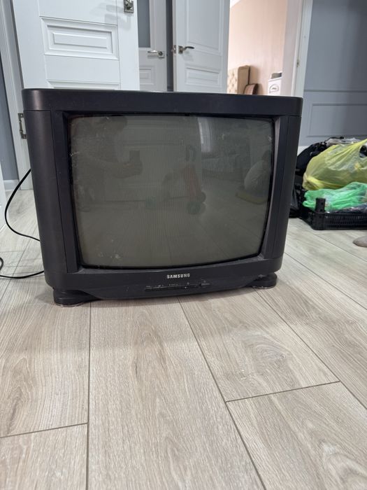 Продам телевизор в отличном состояний