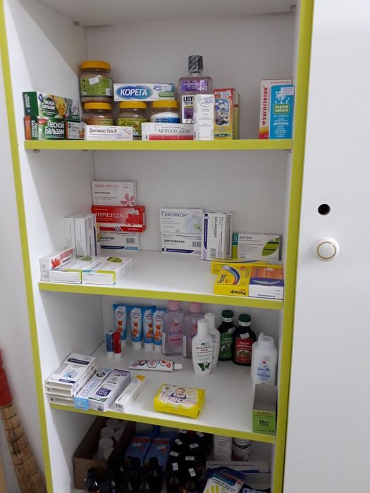 Продам  шкафы  для  Аптеки