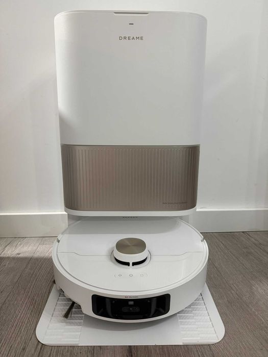 (RESIGILAT) Aspirator robot Dreame L40 Ultra GARANTIE 12 luni