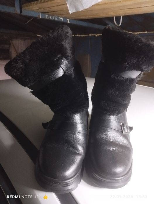 Продам унты , размер 42