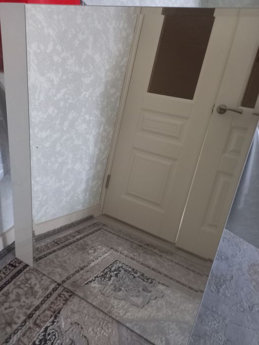Продается зеркало настенное