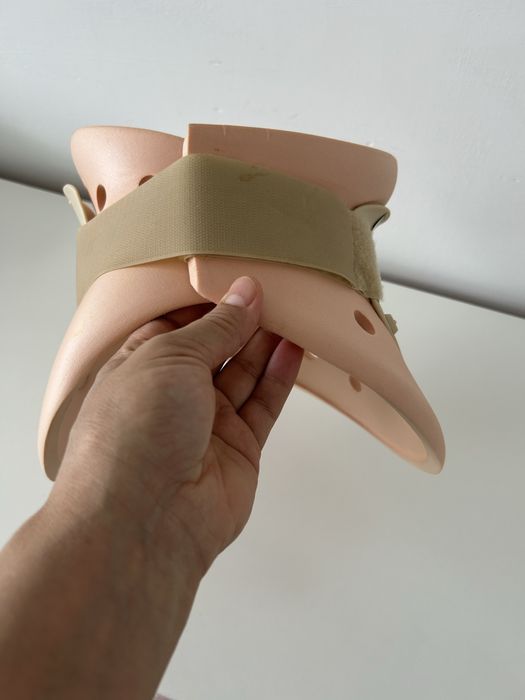 Продам бондаж для шеи