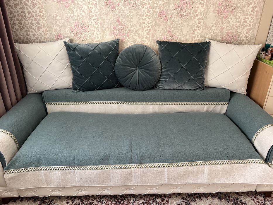 Продается тахта раскладная двуспальная в идеальном состоянии