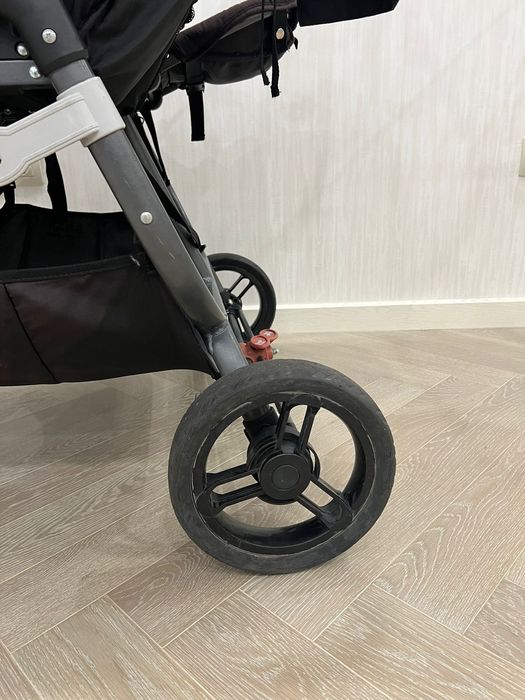 Здравствуйте продаётся коляска двайнашка за 35000 тенге