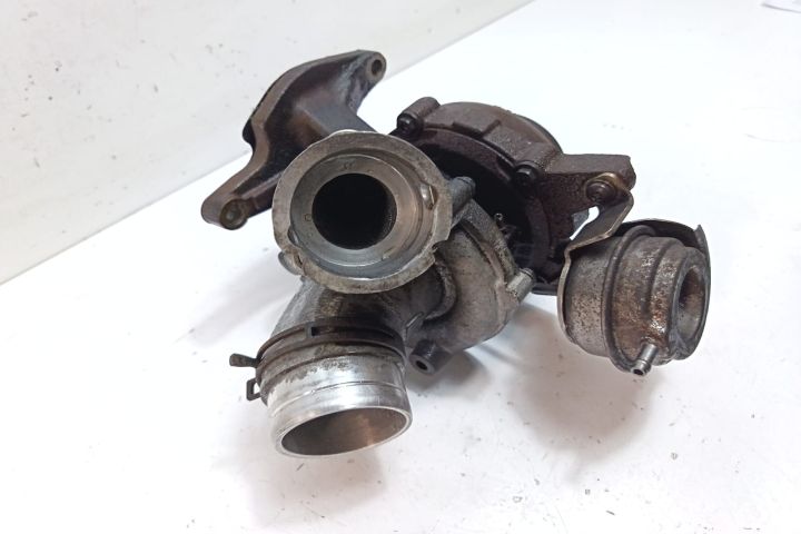 Turbosuflanta 070145701Q Volkswagen VW Touareg generatia 1 7L (faceli