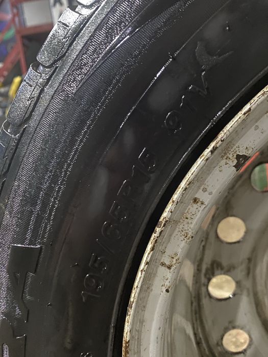 Продам комплект резины с дисками