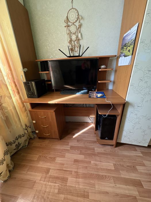Срочно продается компьютерный стол