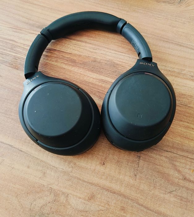 Căști wireless Sony WH-1000XM4 izolare fonica.

Sound quality: foarte bun
