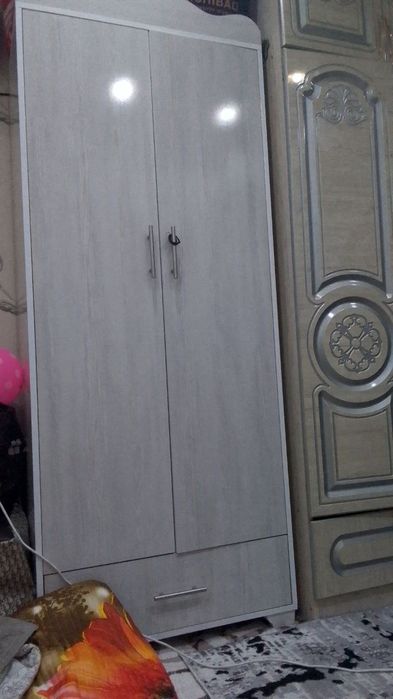 Detskiy mebel sotiladi