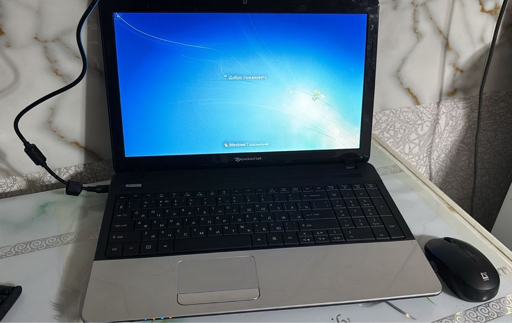 Ноутбук продаю.