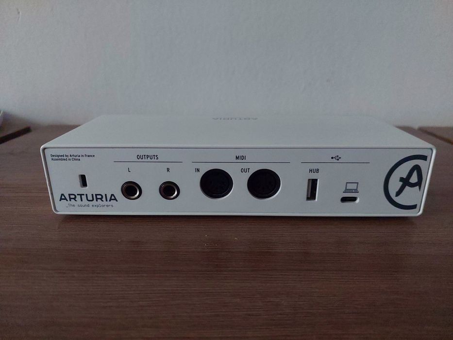 Arturia Minifuse 2 white