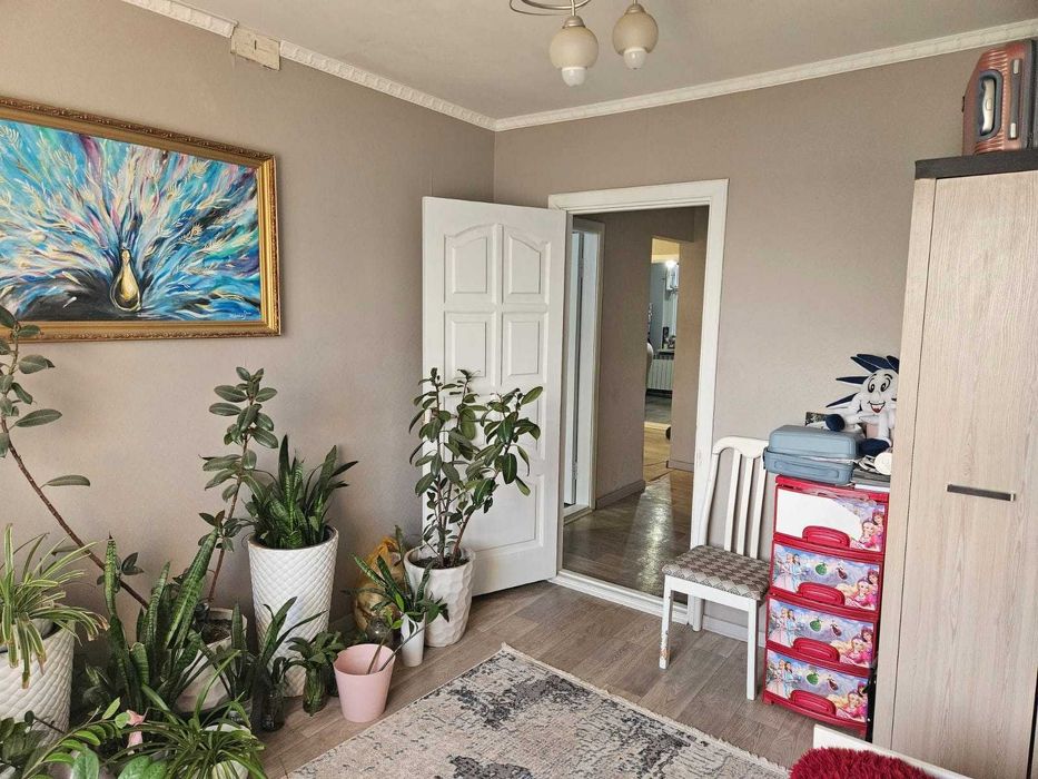 продам 3-х ком квартира на 8 мкр