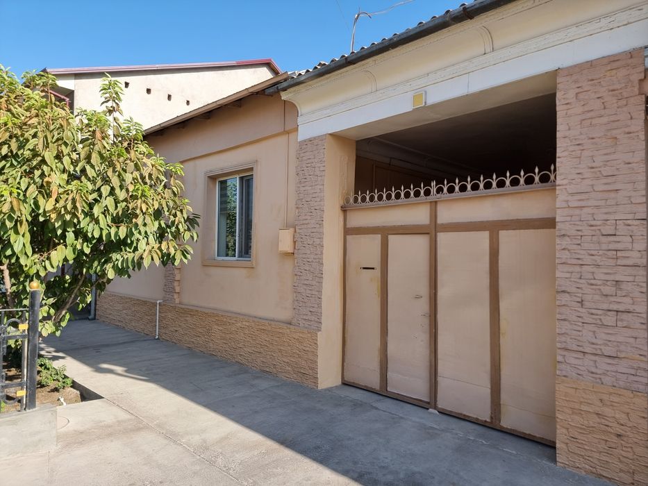 Уй сотилади.Шахматчи кучасида.