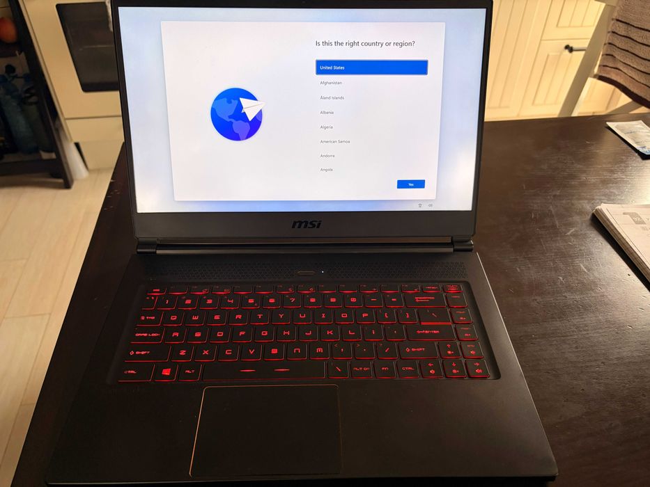 MSI GS65 Stealth Thin 8RF - геймърски лаптоп