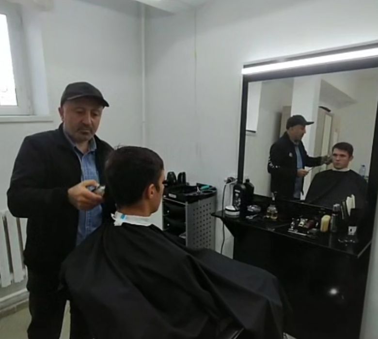 Сдам в аренду парикмахерское кресло