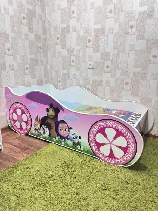 Детская кроватка для девочек