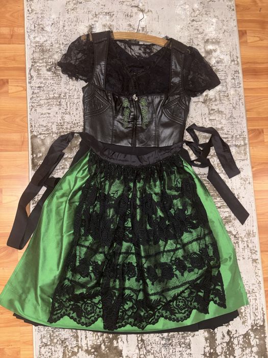Rochie Dirndl originală Sportalm Kitzbühel, model Dirndl / Trachten, deosebită și elegantă.