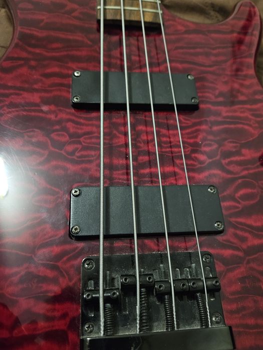 Бас китара Dean edge Q1