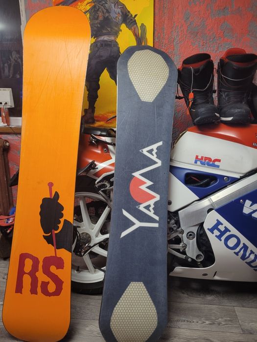 Продам сноуборды и ботинки с крепежами