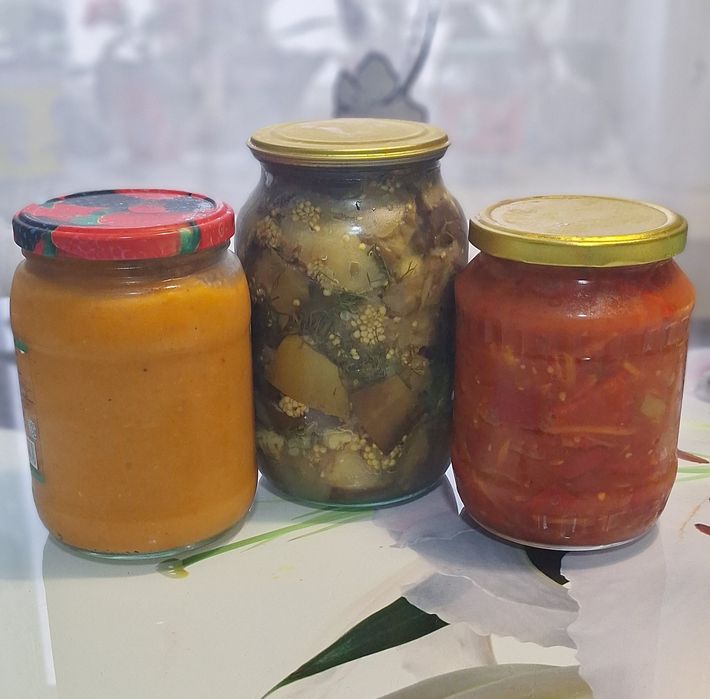 Соленья Помидоры 2л, огурцы, ассорти