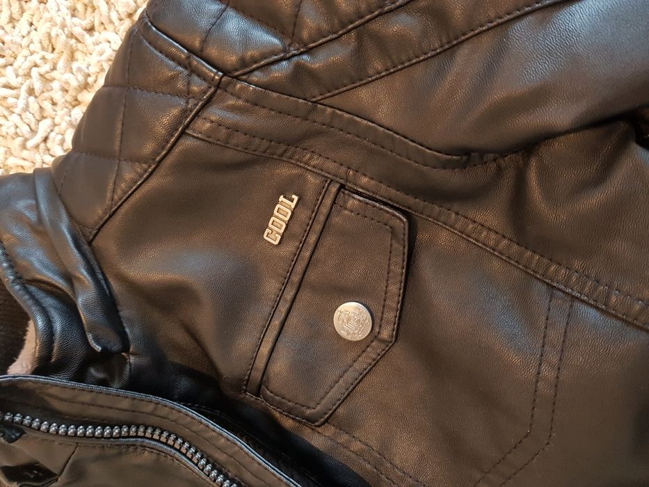 Кожаная куртка на мальчика 6-7 лет