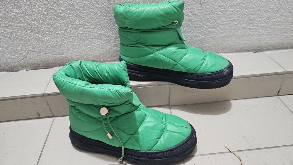 Продам зимние угги