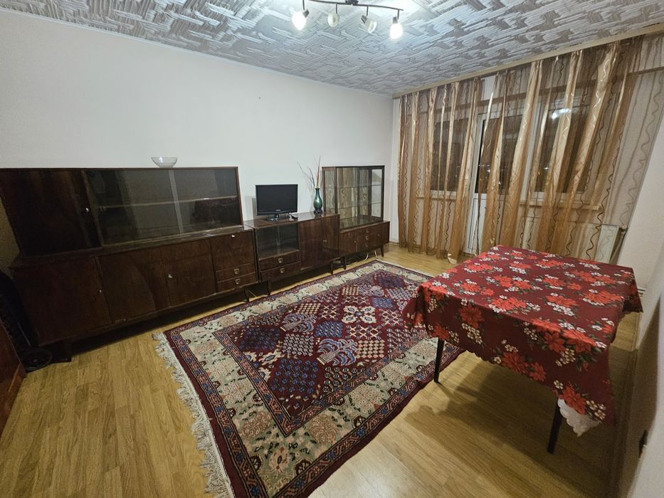Vand apartament 3 camere