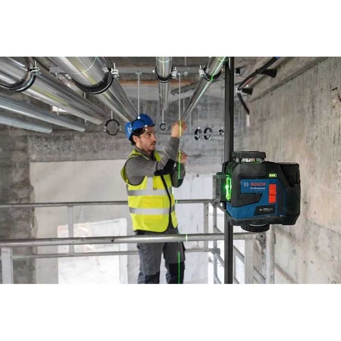 Линеен лазерен нивелир Bosch GLL 12V-100-33 CG Professional, 30 м, 3×360°, Зелен лазер, L-BOXX