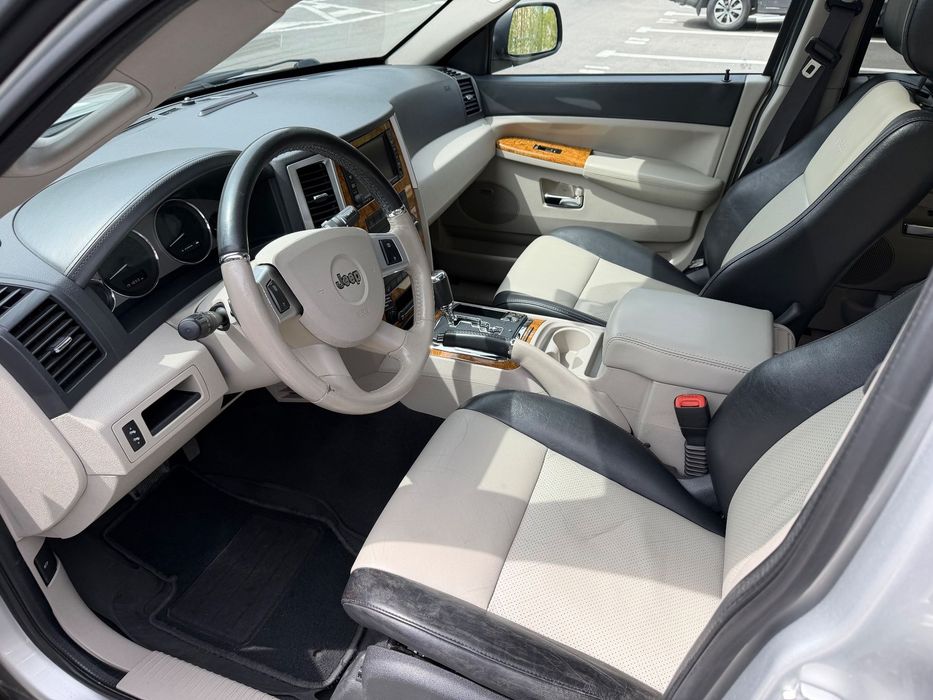 Jeep Grand Cherokee Vand Jeep Grand Cherokee , al doilea proprietar Istoric Jeep Brasov