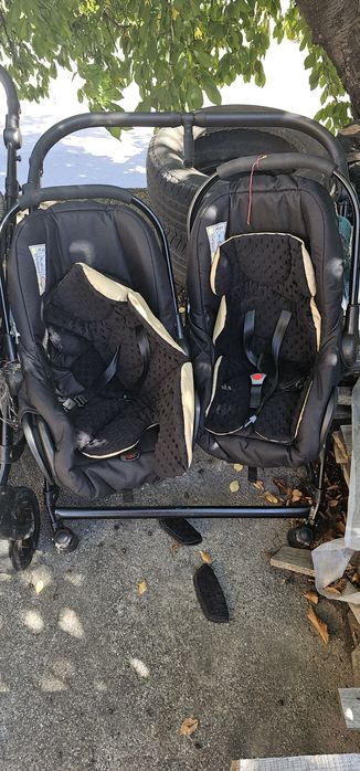 Количка за близнаци