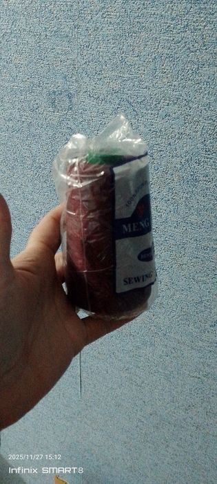 Нитки для шитья продаётся разного цвета