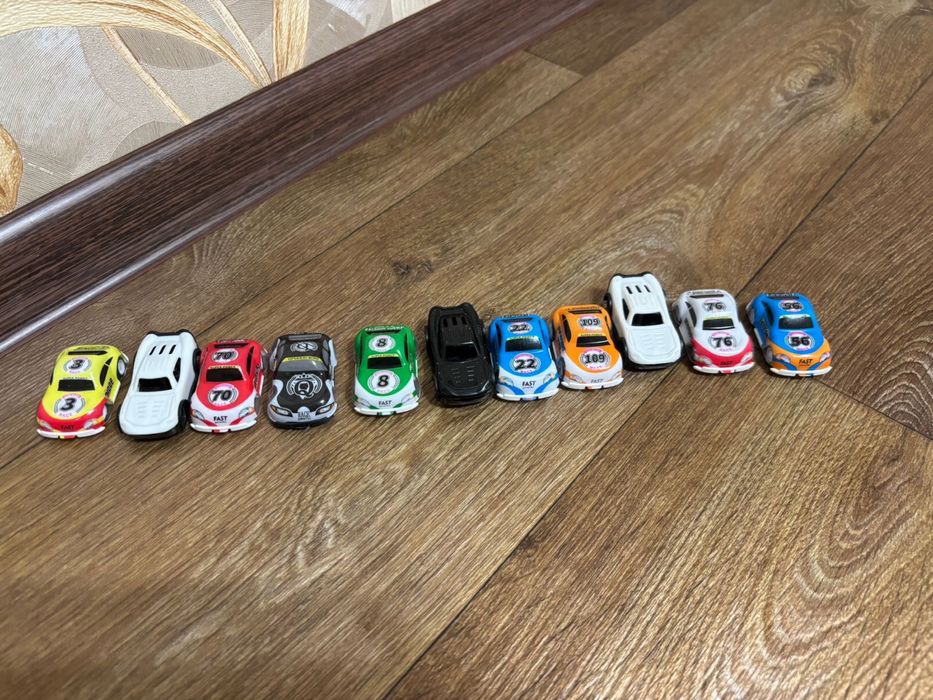 Набор игрушек Hot Wheels (заправка, трассы, машинки)