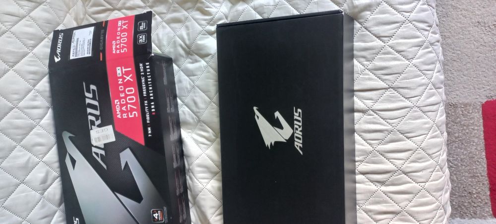 Placa video Radeon RX 5700 XT