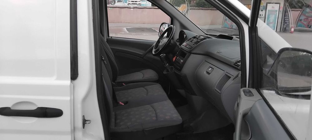 Dubă. Mercedes. Vito.