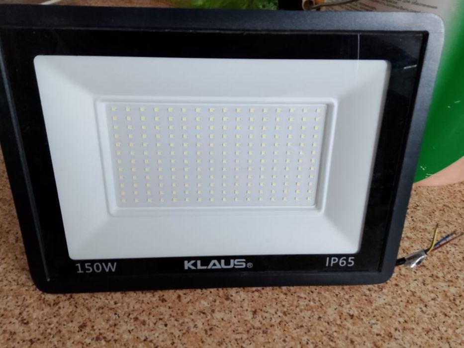 Продам продектор 150 вват