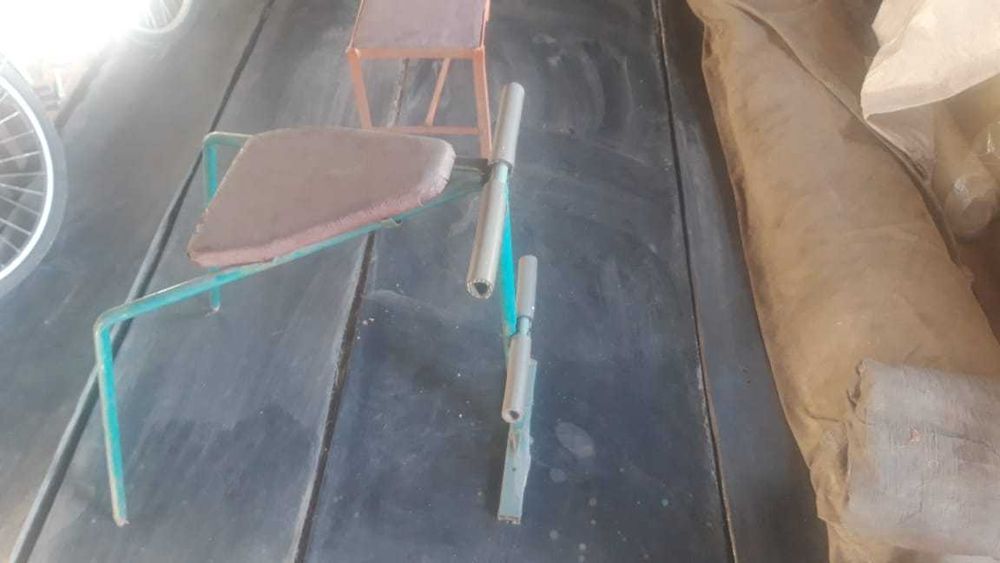 гантели, тренажер для пресса