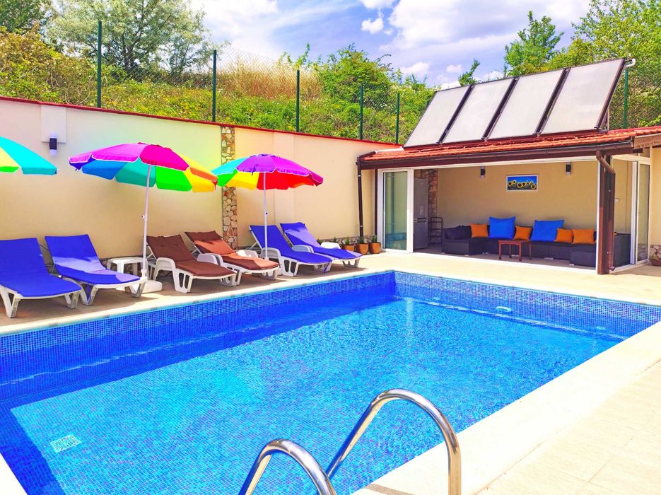 Дава се под наем Къща в Балчик - 280 кв.м за 346.8 € - Снимка #2