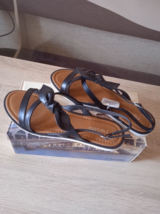 Босоножки новые Таккарди