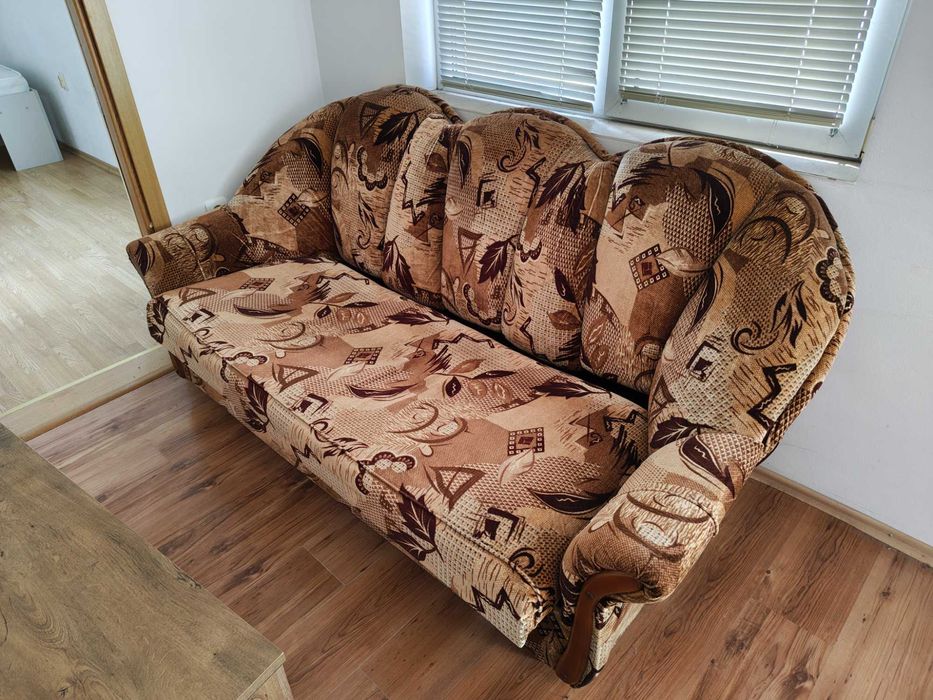 Подарявам диван + холна масичка