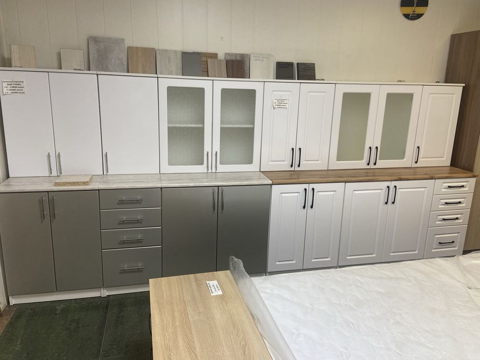 Продам кухонные гарнитуры