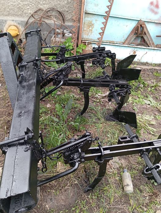 Продам кабину на трактор, плуг и культиватор