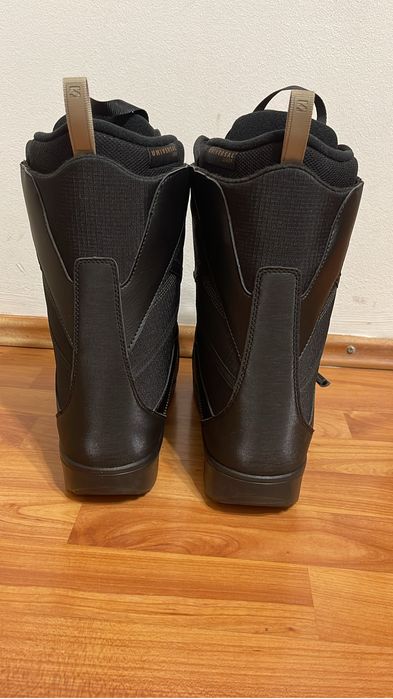 Boots  snowboard salomon nr 44 noi
