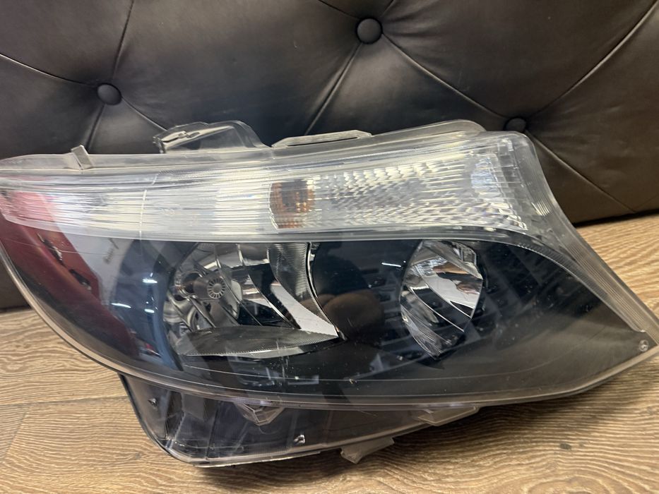 Mercedes w447 Vito десен фар фарове