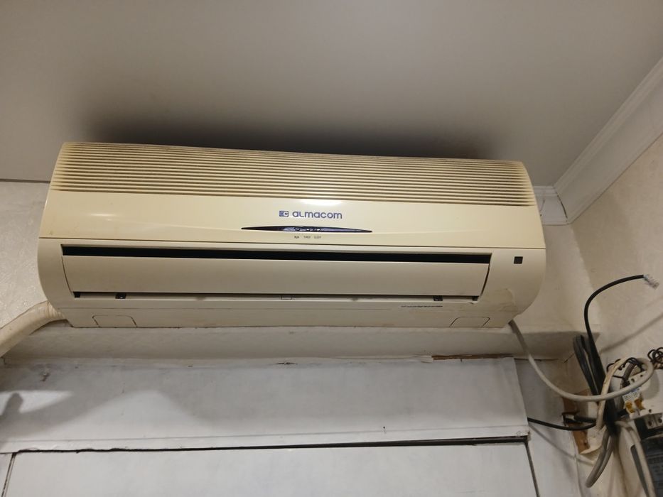 Продаётся Продаётся Продаётся кондиционер б/у недорого продаётся Прода