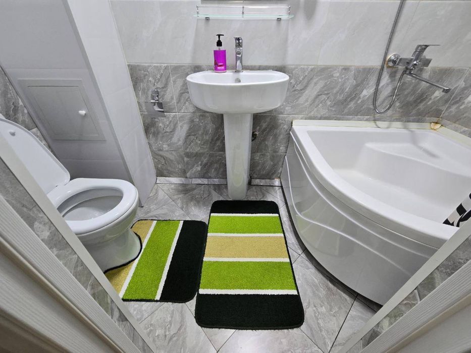 Дом на второй линии  Вдоль речки Анхор Ор: Интерпол Космонавты