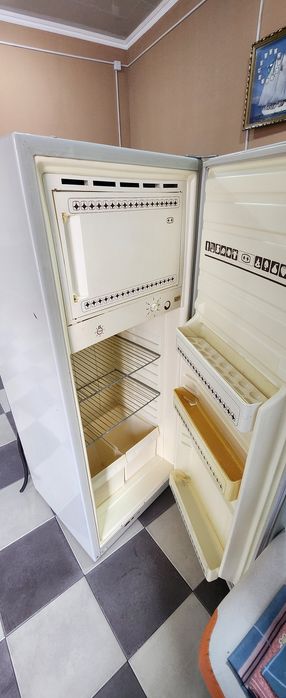 Xolodilnik sotiladi ishlashi alo B/U